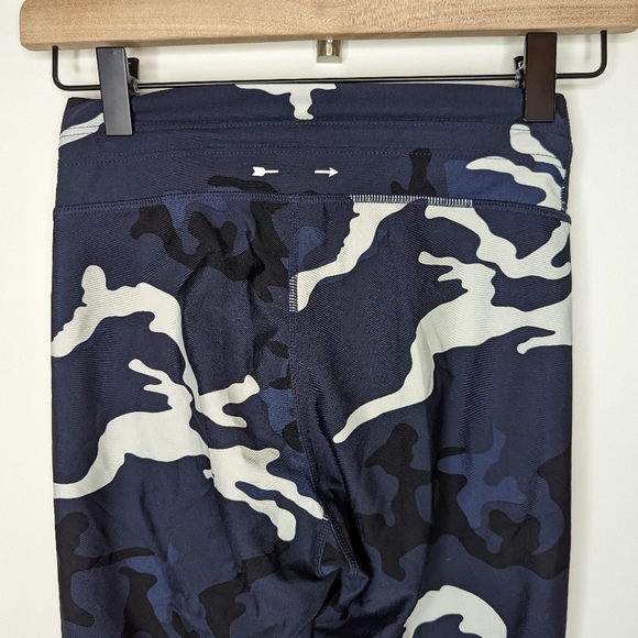 The Upside Cropped Blue Camo Leggings | Size 4 - Picture 6 of 7